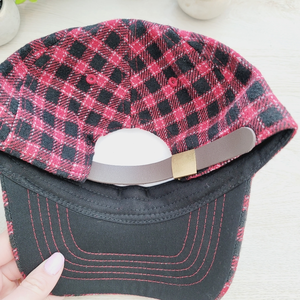 💕 NWT Time and Tru Red Black Mini Check Cap - Picture 4 of 15